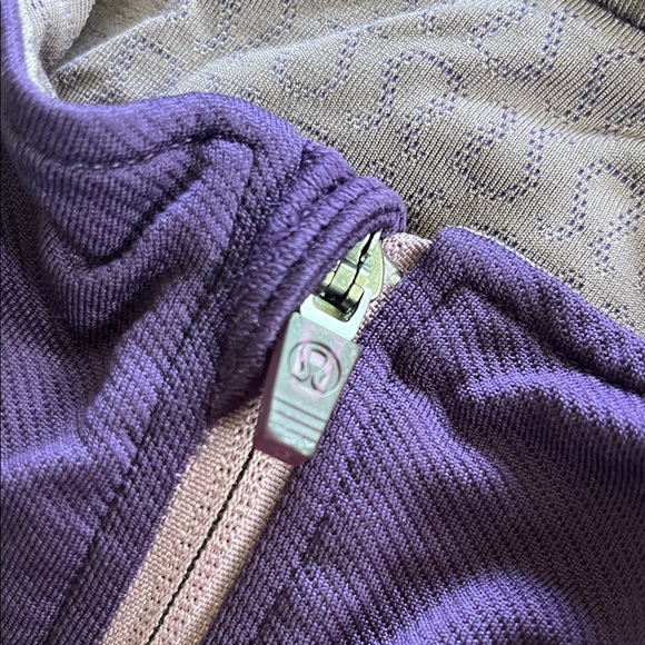 Lululemon Wet Dry Warm 1/2 Zip Pull Over Size 10 - Picture 8 of 8